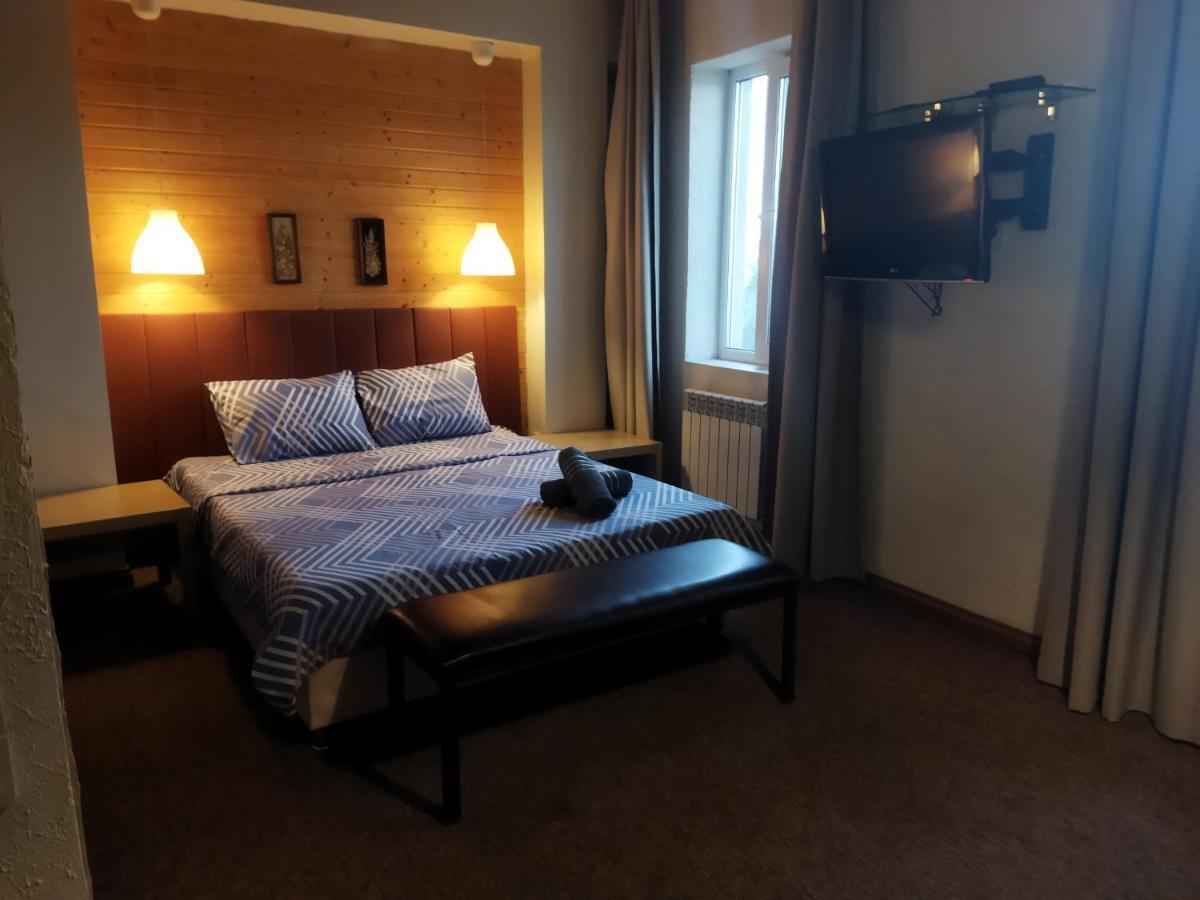 Strelets Hotel Biskek Kültér fotó