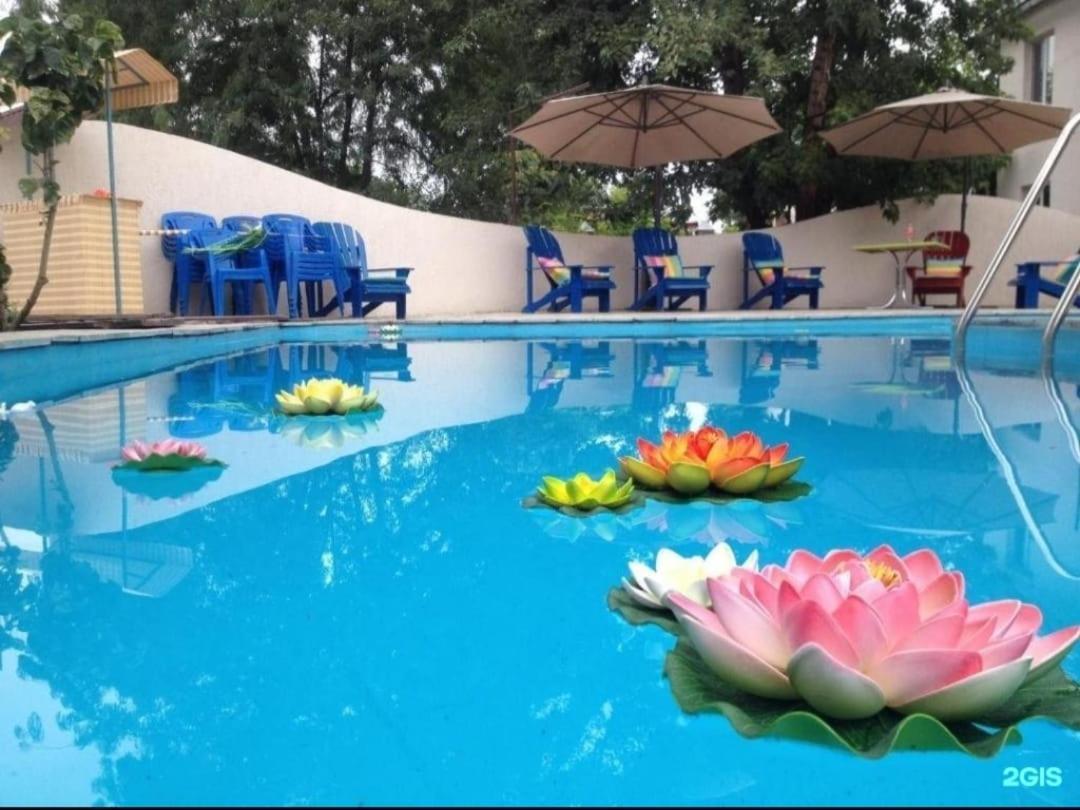 Strelets Hotel Biskek Kültér fotó