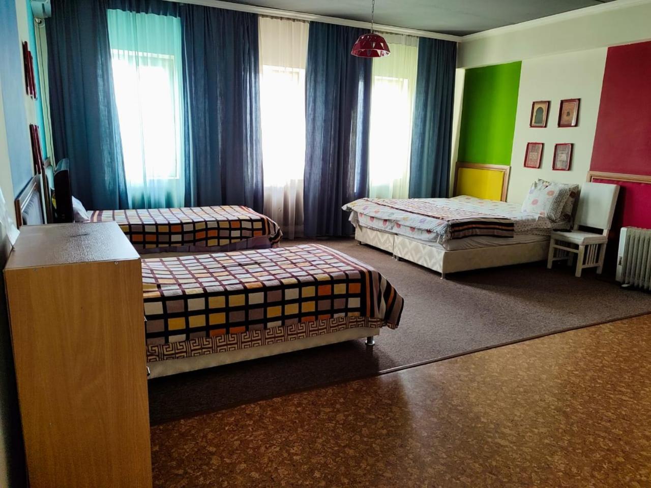 Strelets Hotel Biskek Kültér fotó